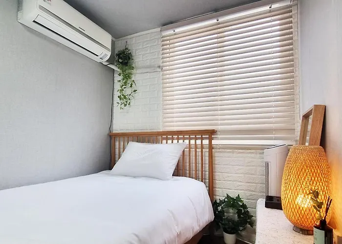 Apartamento E202 # 홍대인근 이대역 *