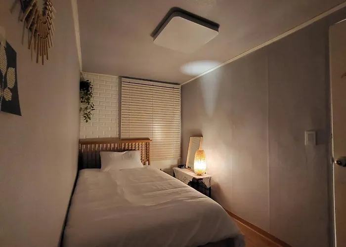 E202 # 홍대인근 이대역 Apartamento *